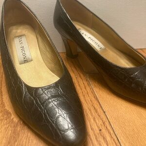 Vintage Evan - Picone Pumps